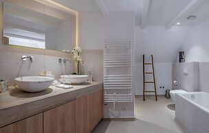 Beachfront Villa Feodora Grande