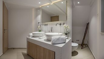 Beachfront Villa Feodora Grande