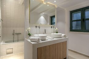 Beachfront Villa Feodora Grande