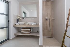 Beachfront Villa Feodora Grande