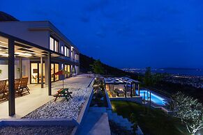 Luxury Villa Grand View