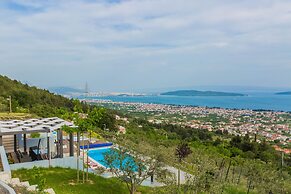 Luxury Villa Grand View