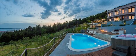 Luxury Villa Grand View