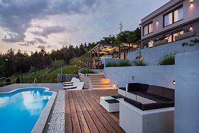Luxury Villa Grand View