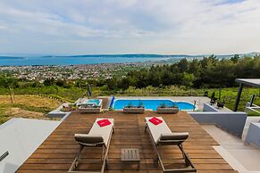 Luxury Villa Grand View