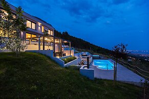 Luxury Villa Grand View