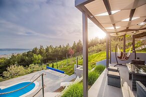Luxury Villa Grand View