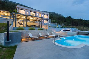Luxury Villa Grand View