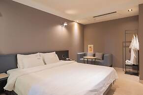 Hotel Button