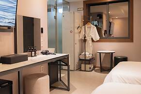 Hotel Button