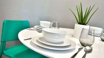 Broadway Suites Downtown by RocketStay