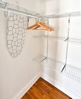 Broadway Suites Downtown by RocketStay