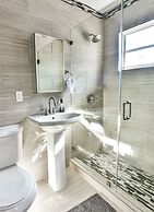 Broadway Suites Downtown by RocketStay