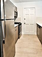 Broadway Suites Downtown by RocketStay