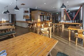 Canopy Cortina Lodge