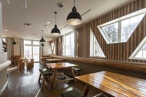 Canopy Cortina Lodge