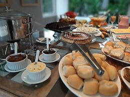 Caravaggio Praia Hotel