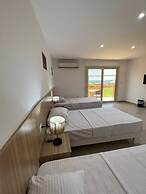 Lilly Rooms and Studios