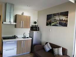 Happy Suites at Knightsbridge Res Makati