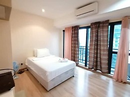 Happy Suites at Knightsbridge Res Makati