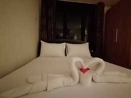 Happy Suites at Knightsbridge Res Makati