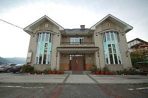 Cingjing Farm Jenku Villa