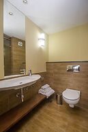 Taarifa Suites by Dunhill Serviced Apartments