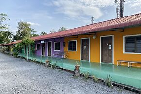 OYO 90168 Serambi Pelangi Chalet