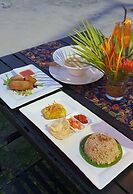 Doulos Phos The Ship Hotel