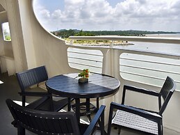 Doulos Phos The Ship Hotel