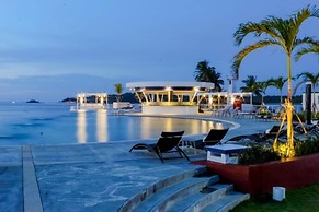 Doulos Phos The Ship Hotel