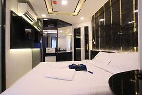 Pratunam Atrium Hotel