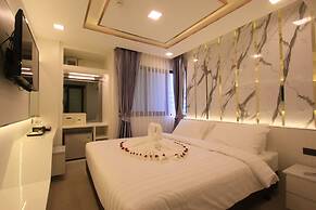 Pratunam Atrium Hotel