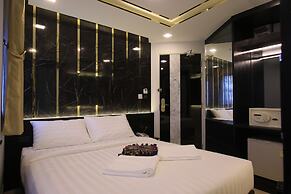 Pratunam Atrium Hotel