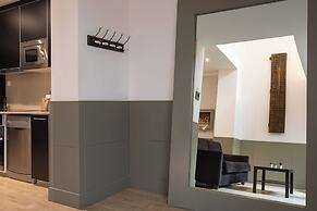 Enjoybcn Patio de Gala Apartments