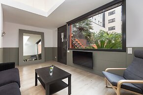 Enjoybcn Patio de Gala Apartments