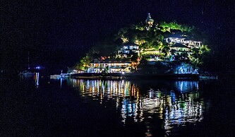 Pearl Bay Villas