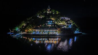 Pearl Bay Villas