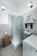 Friends Avenue Apartment