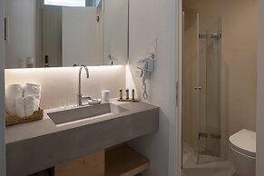 l anima boutique suites