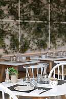 l anima boutique suites