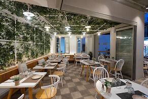 l anima boutique suites