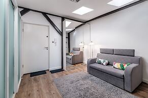 Studio Czerwonego Krzyza 4