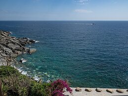 Refilea Sea View Tower Villa