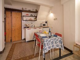 Rundanina Village Life Studio