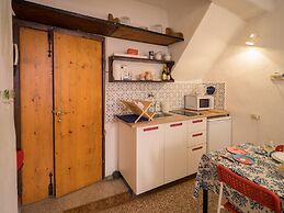 Rundanina Village Life Studio