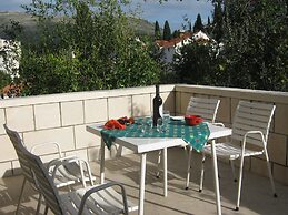 Apartments And Rooms Artemida