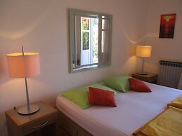 Apartments And Rooms Artemida