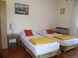 Apartments And Rooms Artemida