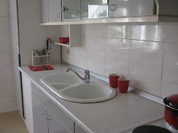 Apartments And Rooms Artemida